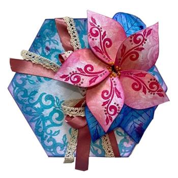 Creative Expressions - Pretty poinsettia die set Twist and reveal