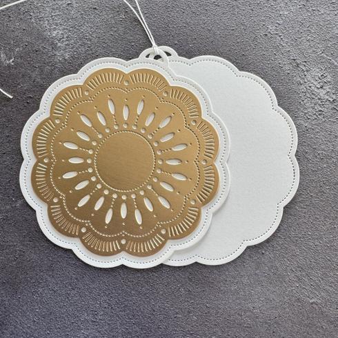 Simple and Basic - Stanzschablone 10x10,5cm "Doily on a Tag" Dies
