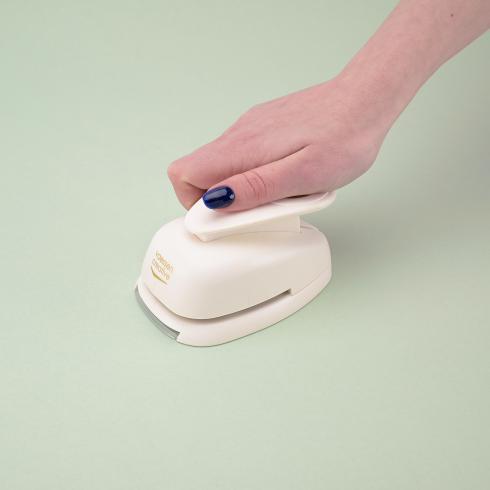 Vaessen Creative - Motivstanzer "Baum Jumbo 5x4,8mm"