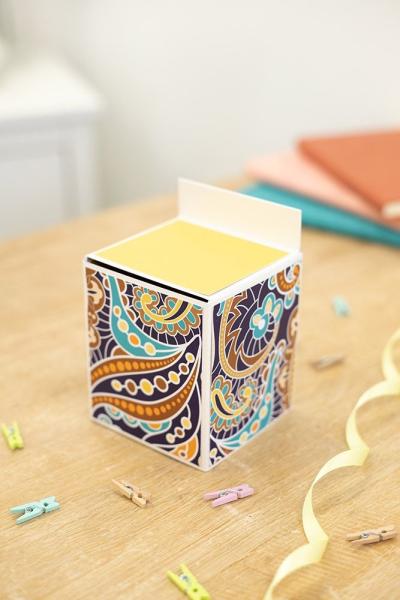 Crafters Companion - Paisley Pattern - 12" Paper Pack