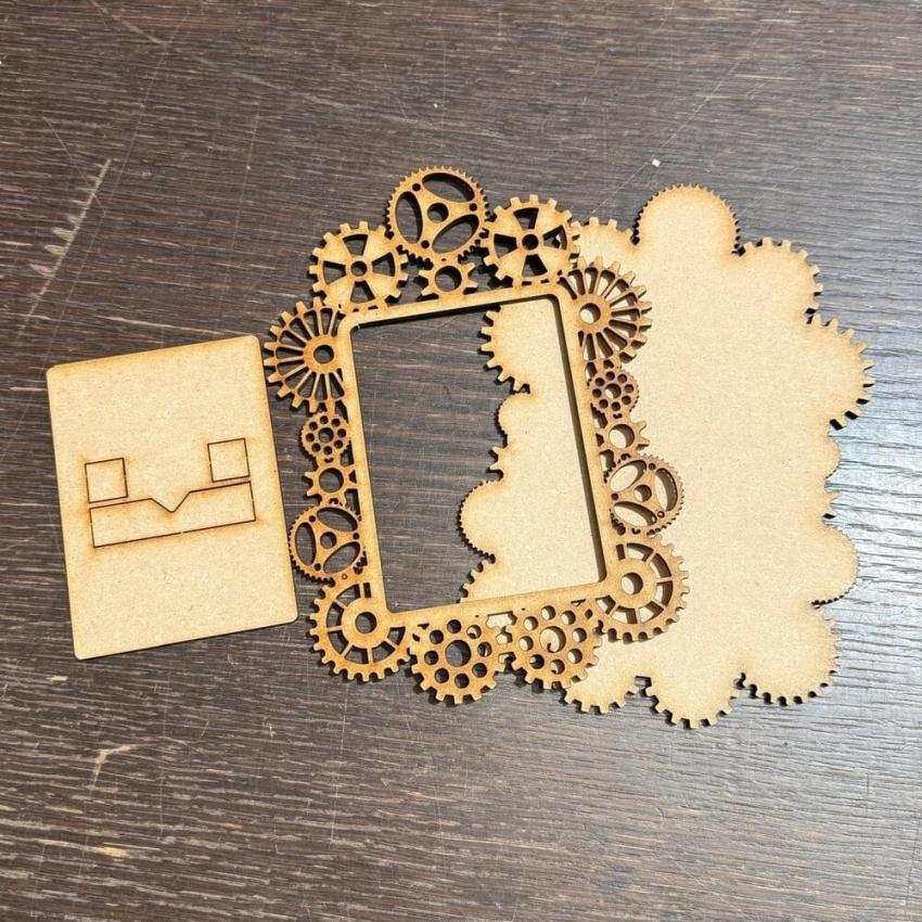 IndigoBlu - Holzteile "Steampunk Frame (2)" Woodology