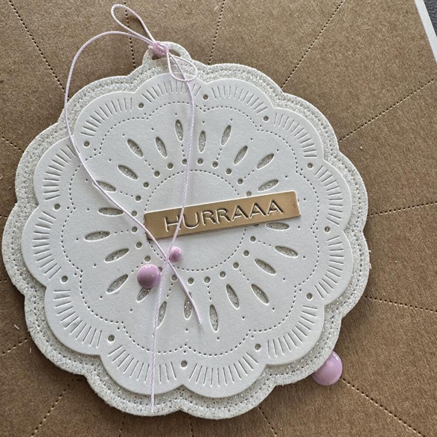 Simple and Basic - Stanzschablone 10x10,5cm "Doily on a Tag" Dies