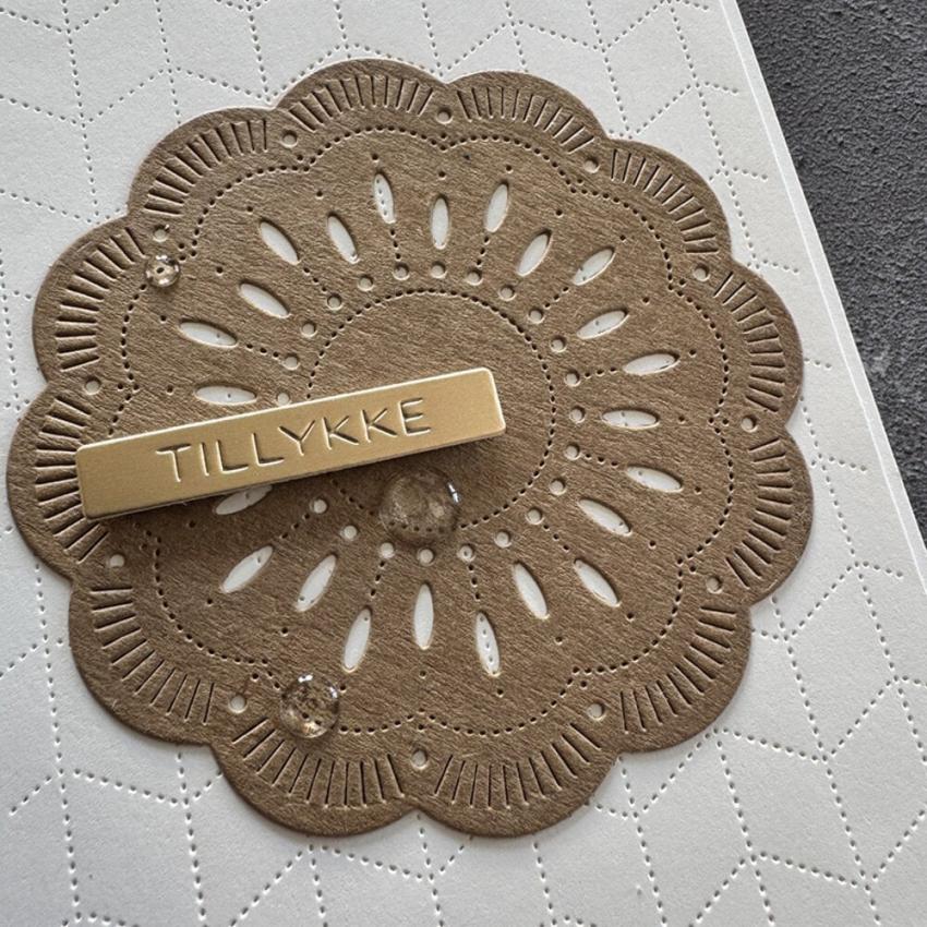 Simple and Basic - Stanzschablone 10x10,5cm "Doily on a Tag" Dies