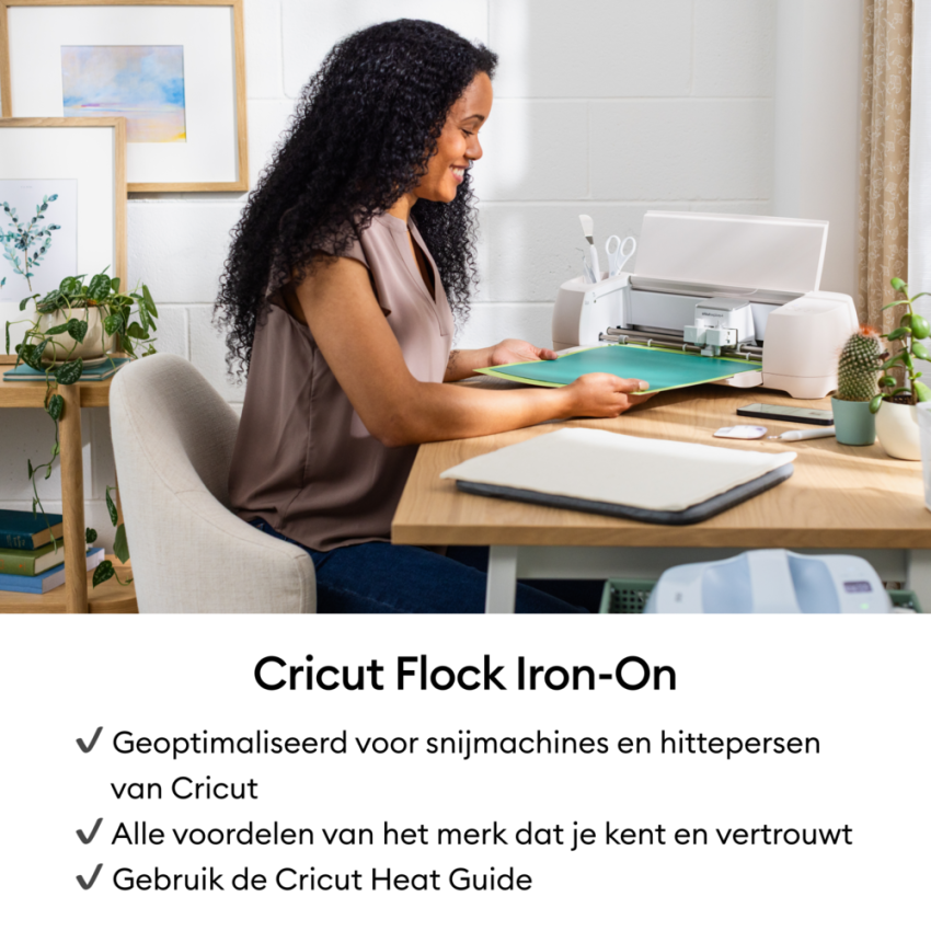Cricut - Flocked Iron-On "Black" Transferfolie Rolle