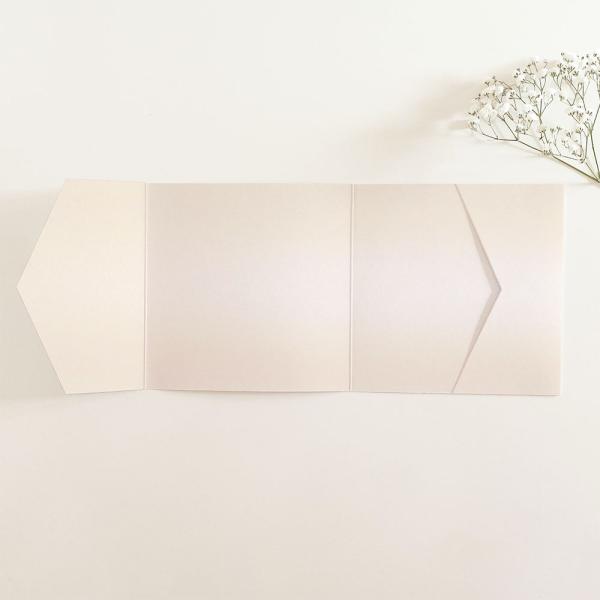 Pocketfold-Karte_quadratisch_15x15_seitl_Tasche